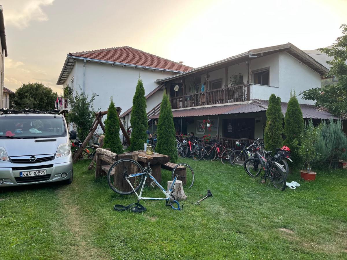 Kitka Hostel - Guest House Vratnica エクステリア 写真
