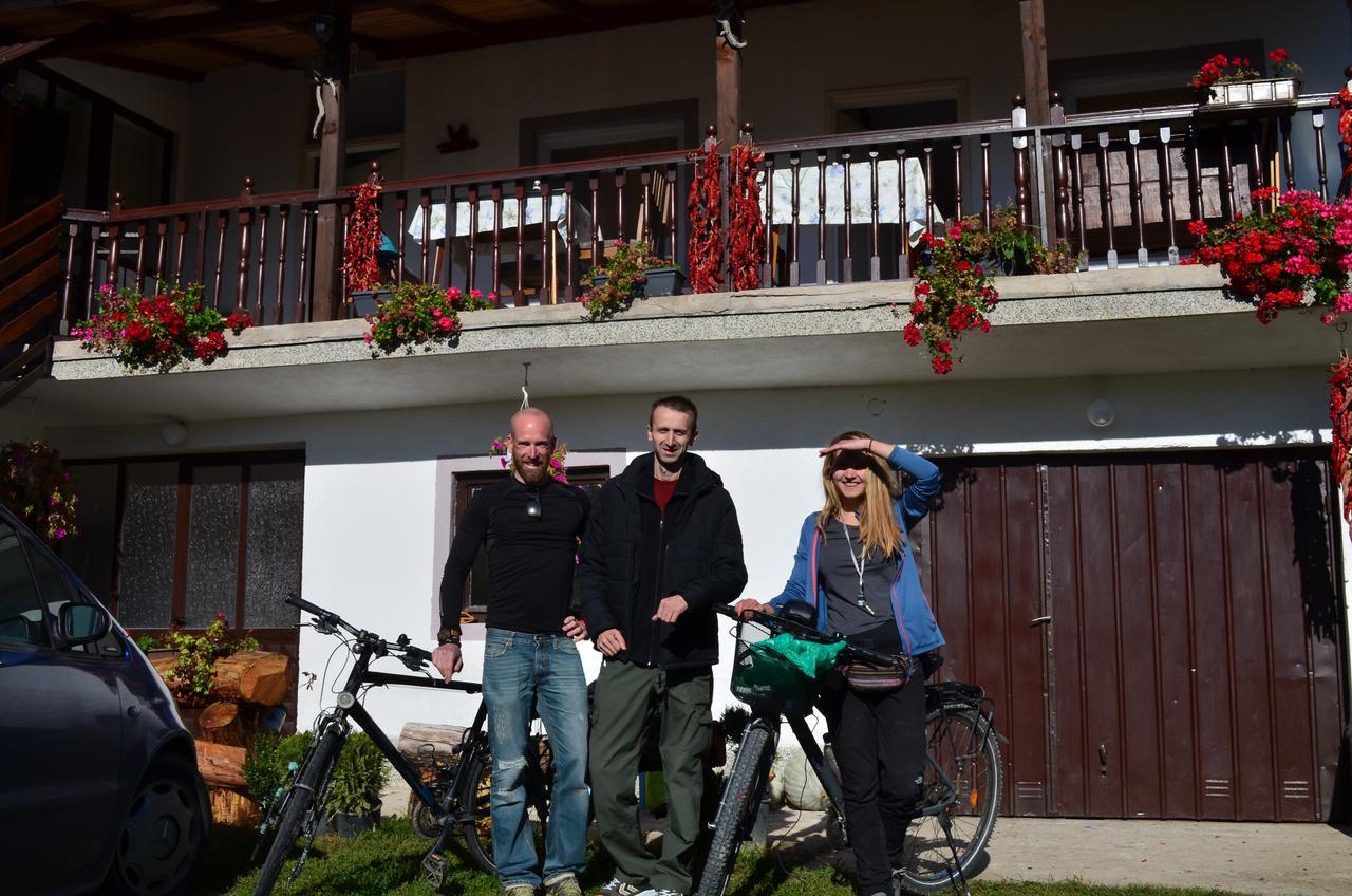 Kitka Hostel - Guest House Vratnica エクステリア 写真
